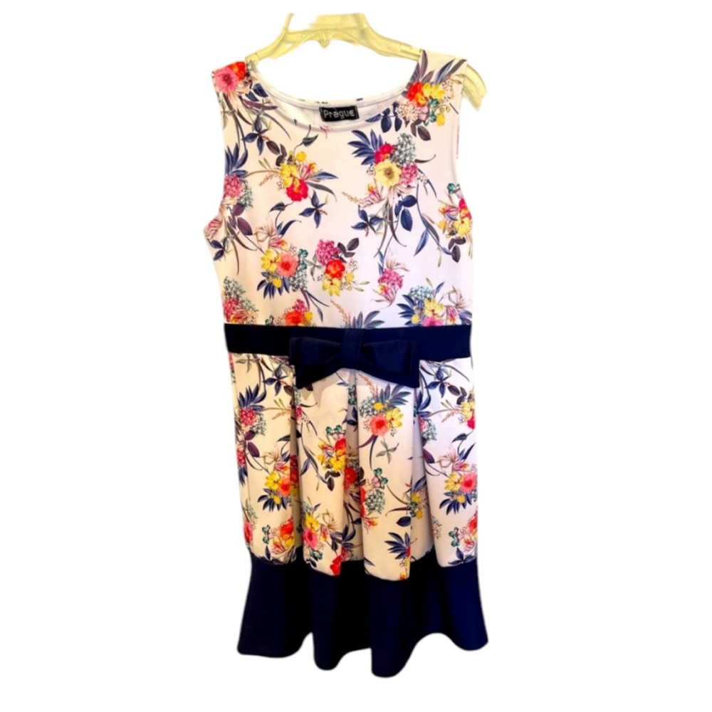 Prague A Line Mini Dress Size Medium